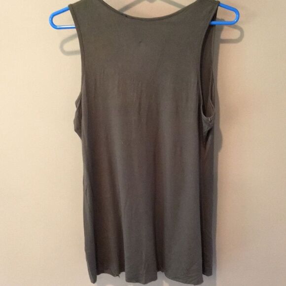 Buckle Boutique  Tank Top - Picture 2 of 4
